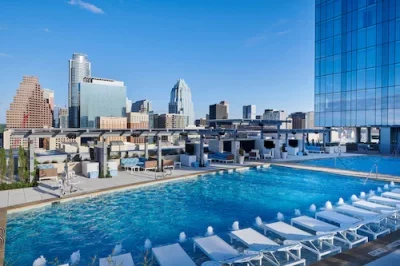 Hotel in downtown Austin with pool
